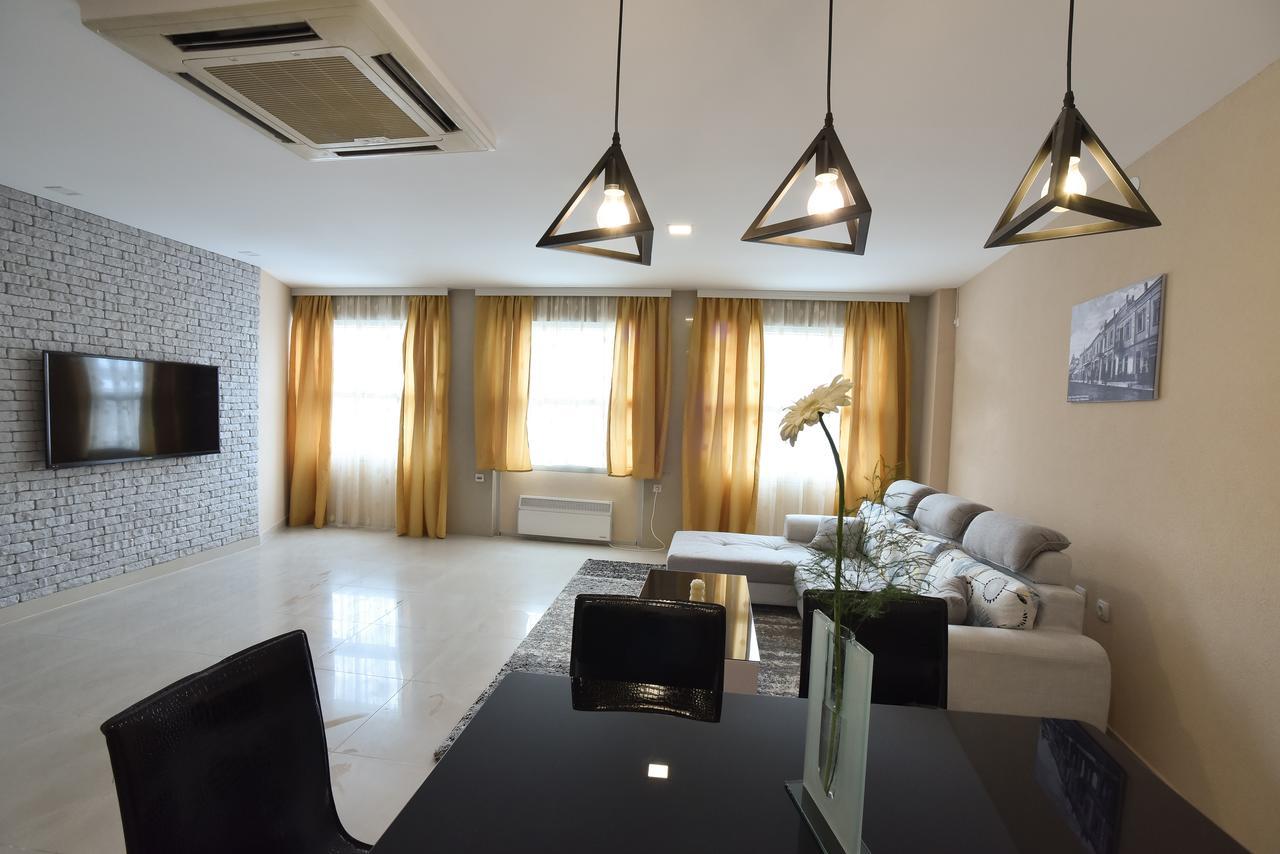 City Center Apartments Pirot Exterior foto