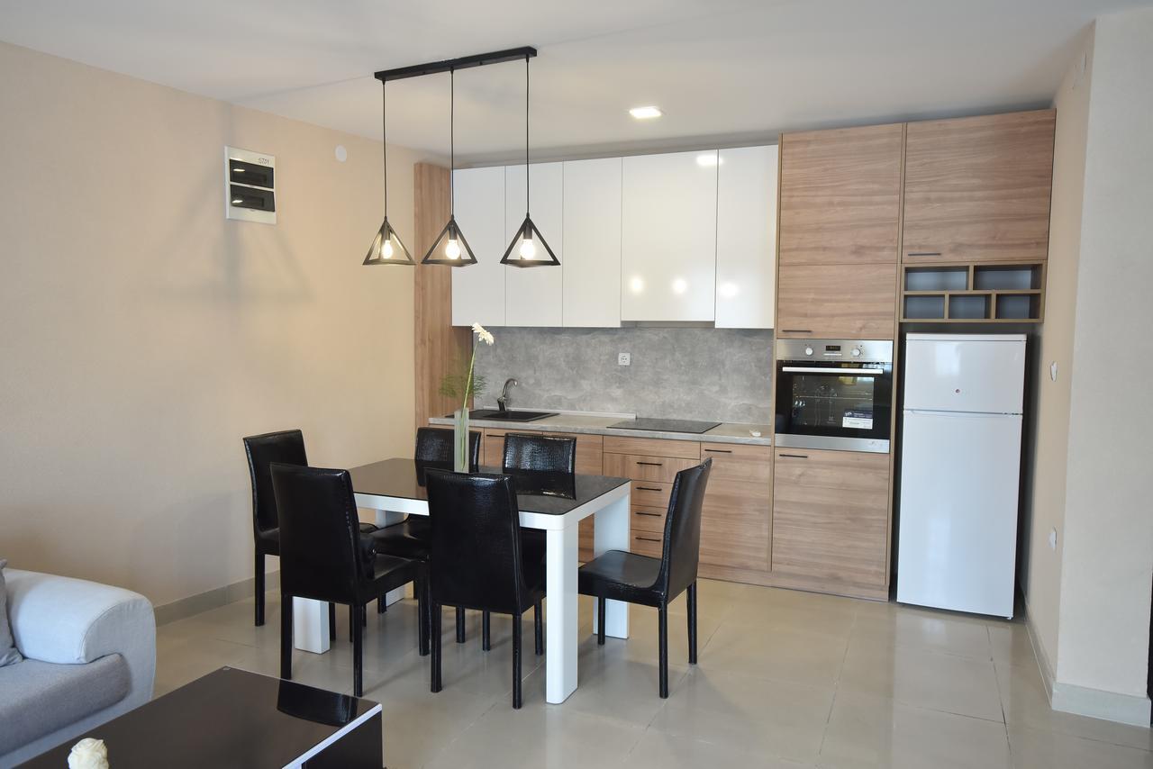 City Center Apartments Pirot Exterior foto