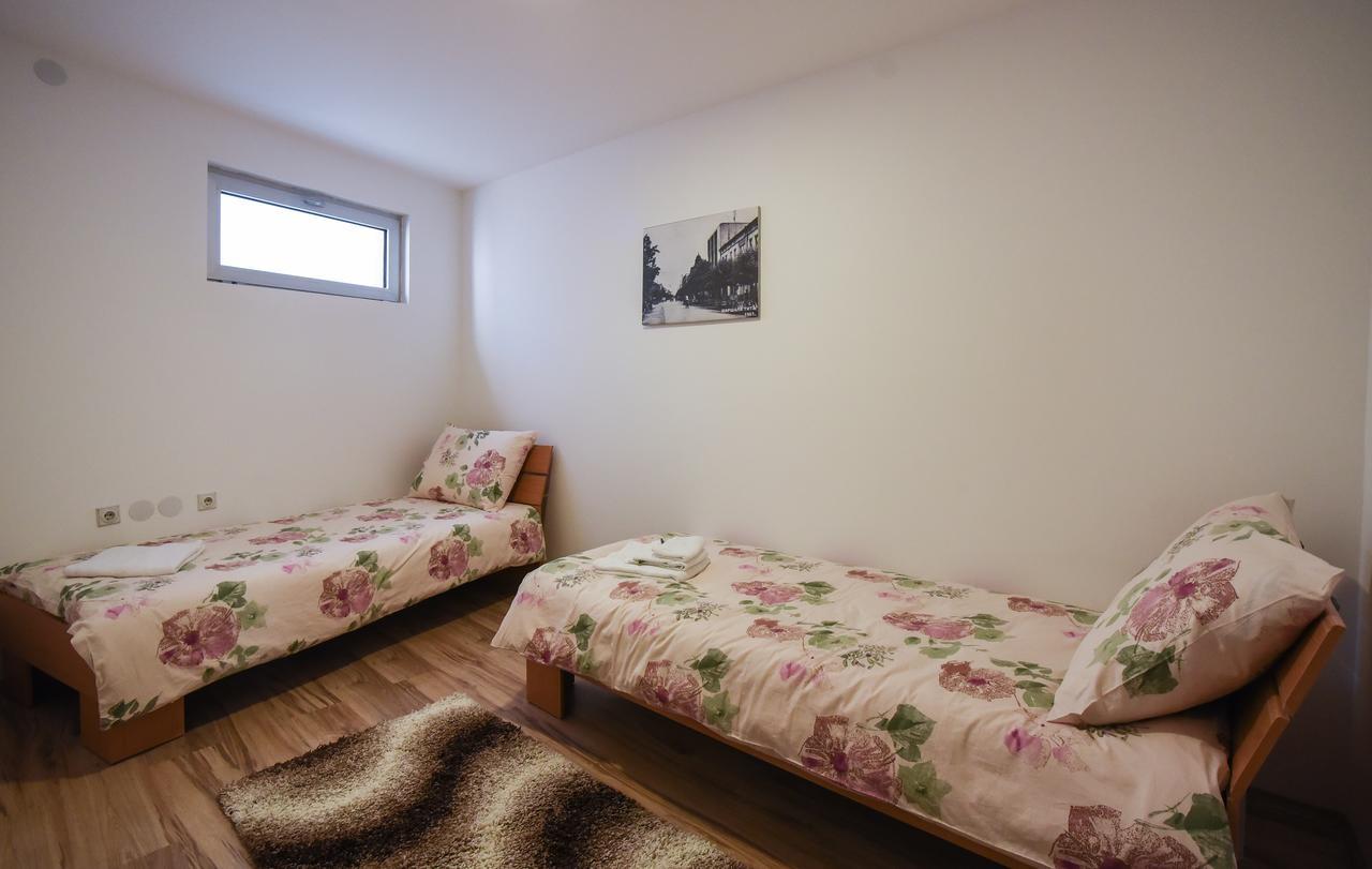 City Center Apartments Pirot Exterior foto