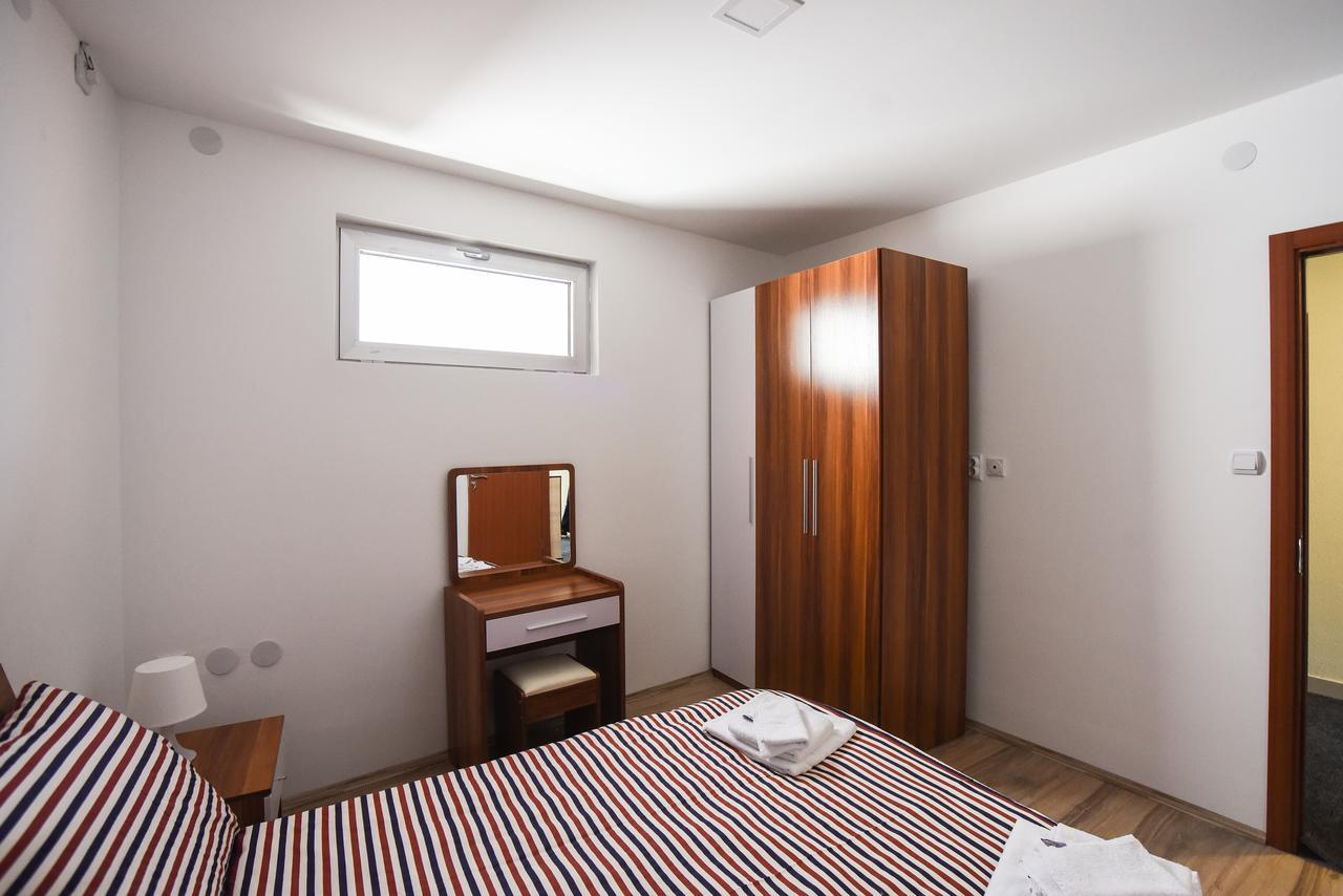 City Center Apartments Pirot Exterior foto