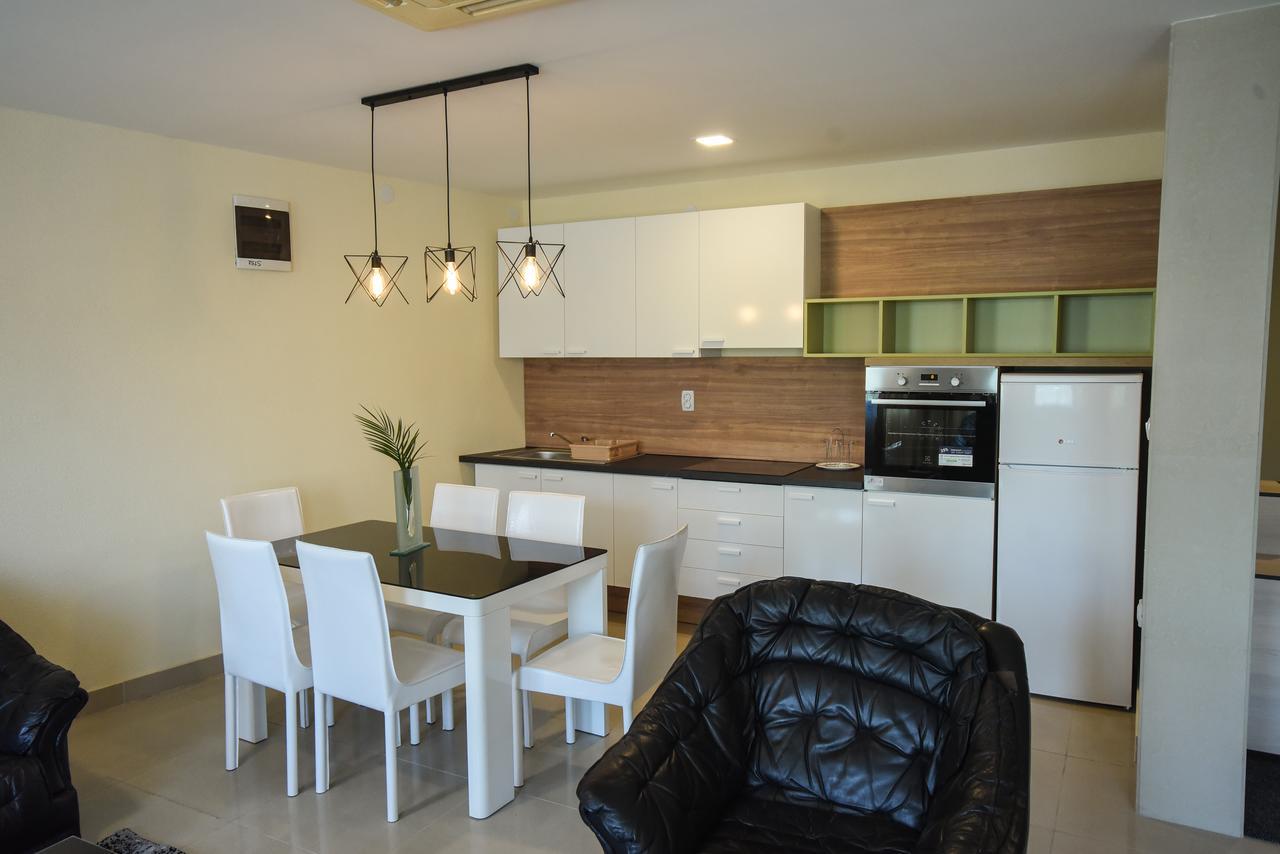 City Center Apartments Pirot Exterior foto