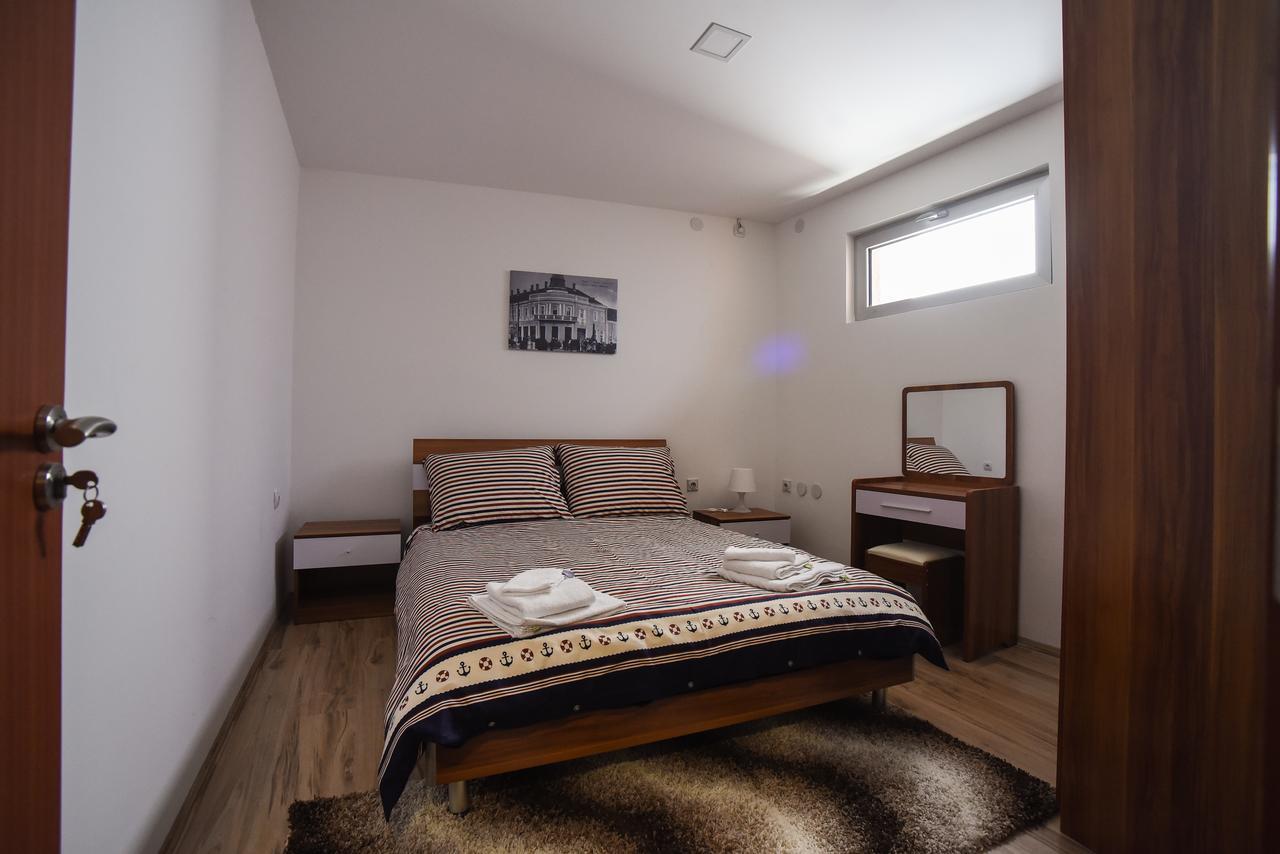 City Center Apartments Pirot Exterior foto