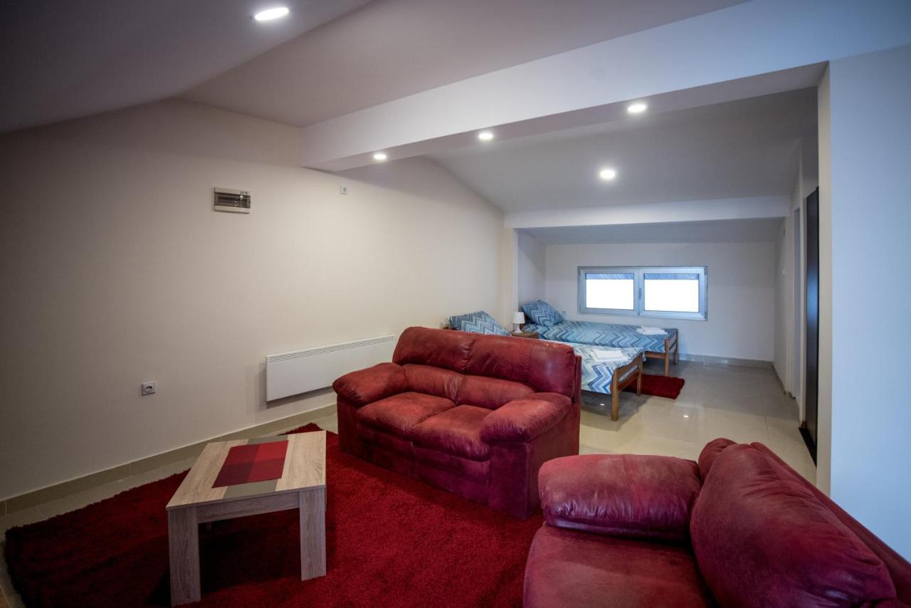 City Center Apartments Pirot Exterior foto